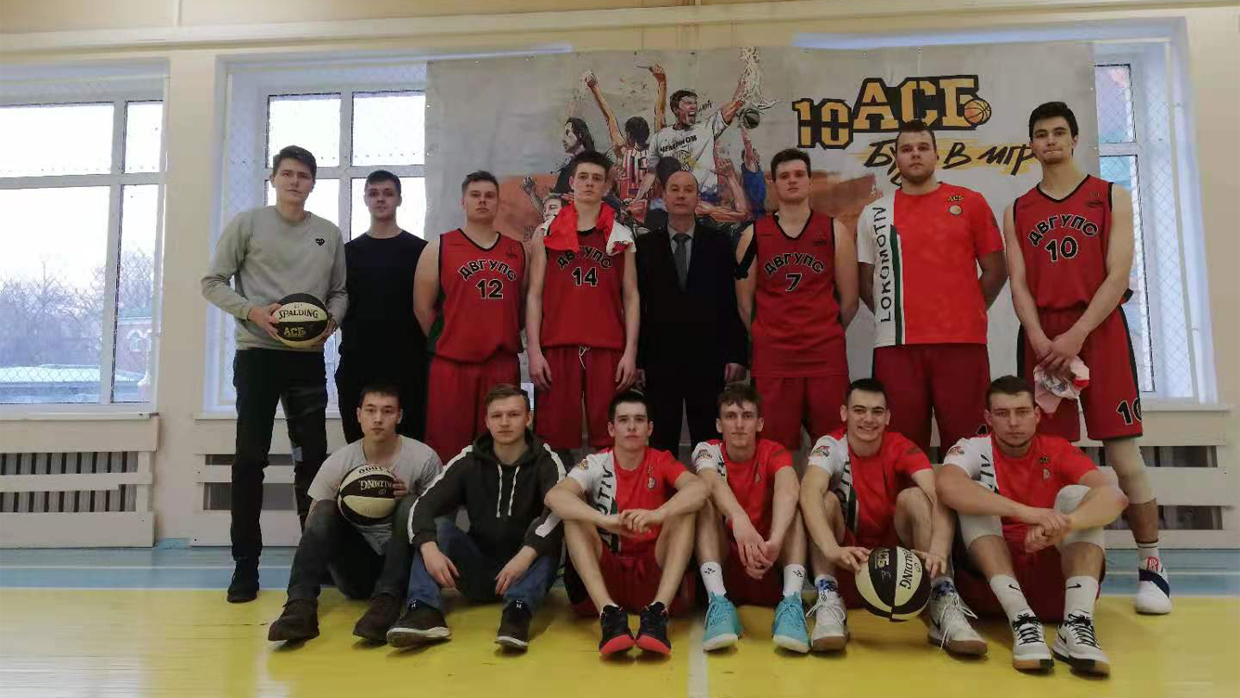 俄罗斯哈巴洛夫斯克边疆区篮球联合会青少年队每年与中国青少年队的交流赛.jpg